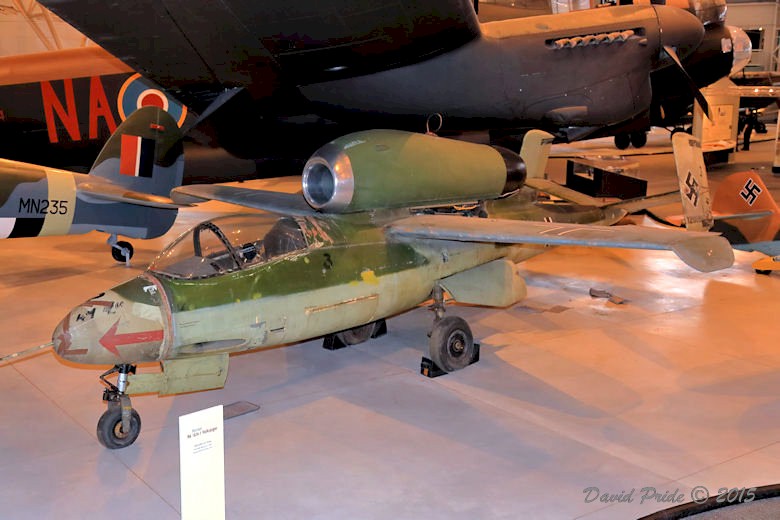 Heinkel He 162A-1 Volksjäger
