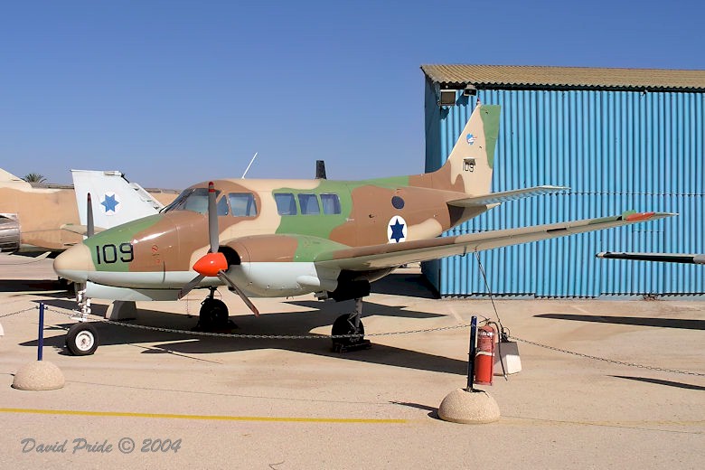 Beechcraft B-80 Queen Air