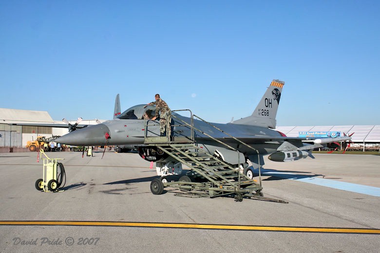 F-16 Fighting 